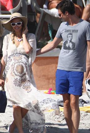 باريس هيلتون في إجازة مع فريديريك حبيبها الجديد 